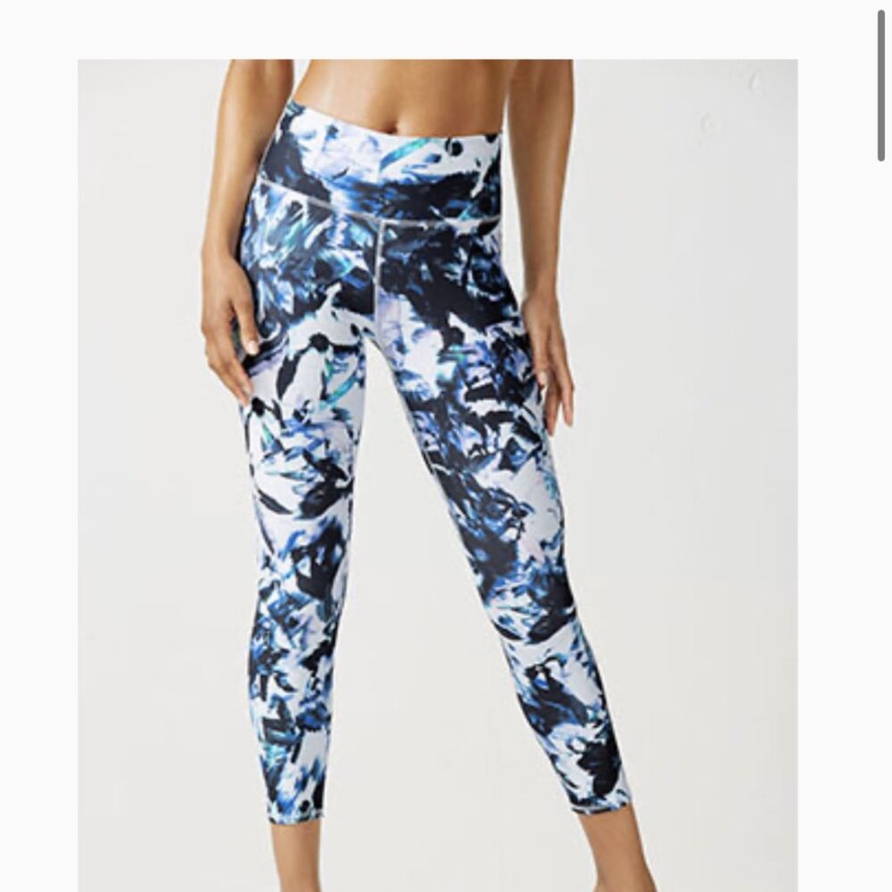 Fabletics Define PowerHold High-Waisted 7/8 Legging in Monarch Print